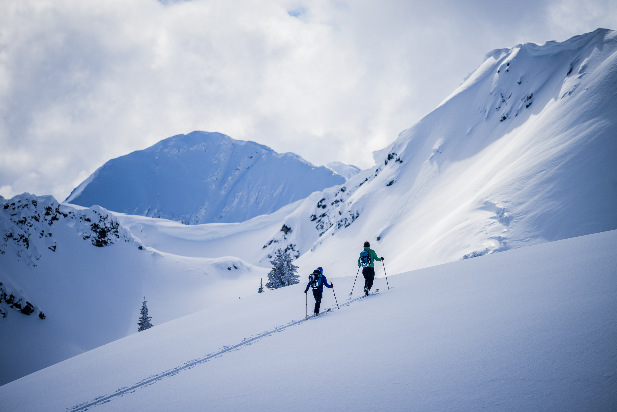 Valhalla Mountain Touring - ski tour in winter