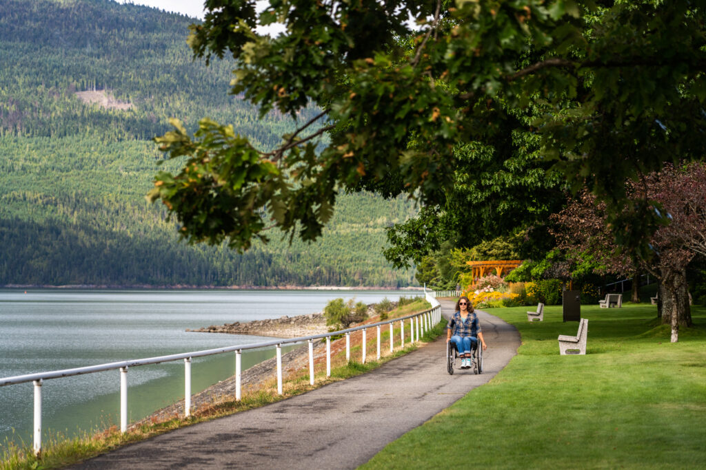 Even if you aren't up for a hike, visitors can enjoy the Nakusp Walkway which is an enjoyable paved lakefront pathway close to the downtown.